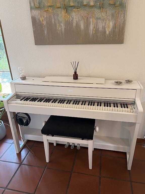 Instruments de musique: GEWA Digitalpiano UP-385 Weiss matt – D'occasion à Wädenswil par nin_6gkh