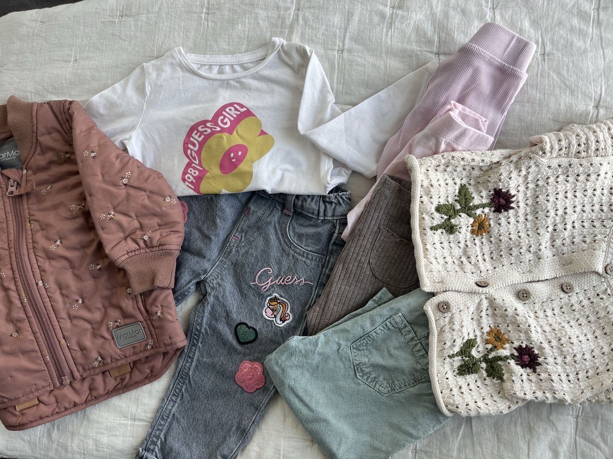 Guess Lotti & Set di vestiti: Frühlingspaket Mädchen Gr. 86 – Usato da Adliswil venduto da oktschuess10