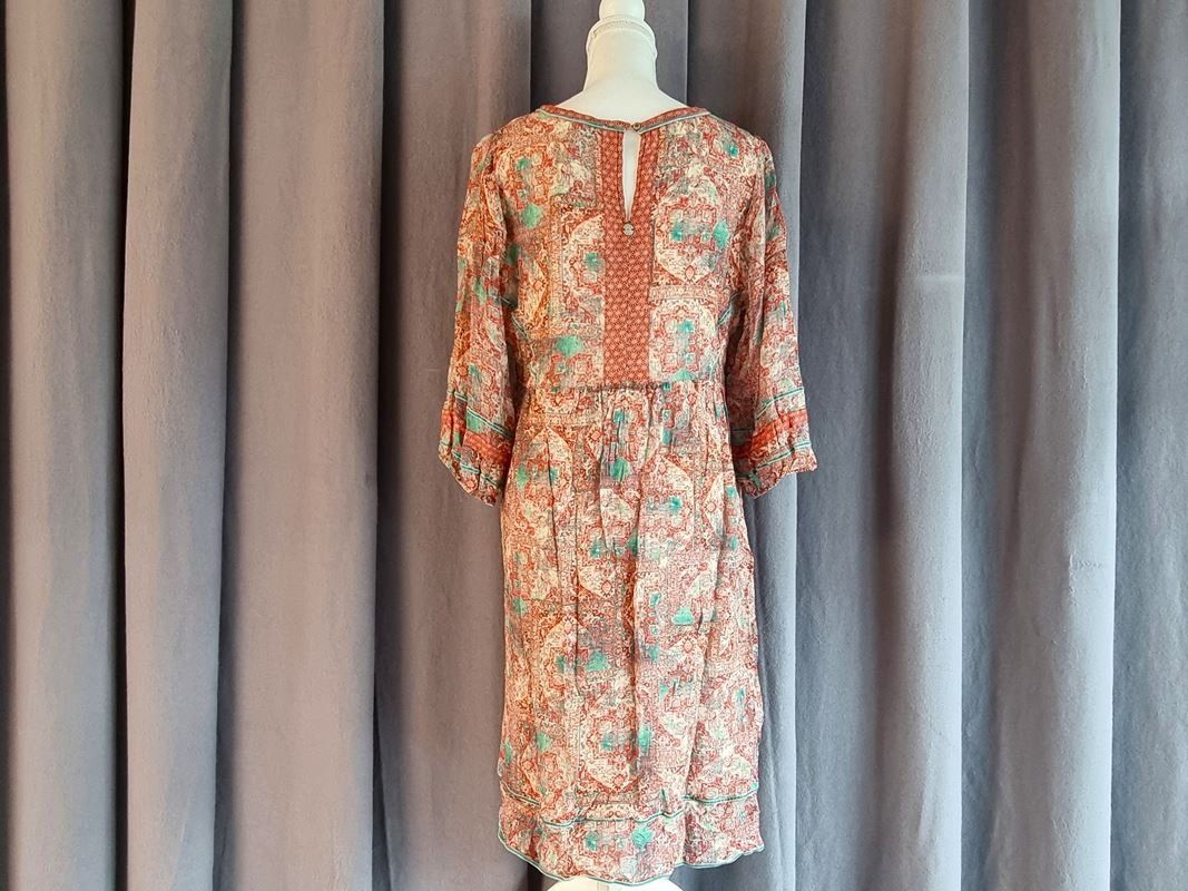 Vestiti: Buntes lockeres Kleid – Usato da Urtenen-Schönbühl venduto da Restwert_Schoenbuehl 2