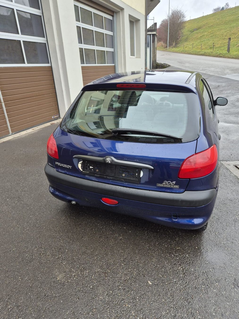 Peugeot Automobili: Peugeot 206 1.6i – Usato da Frauenkappelen venduto da Autohaus-Bern 3