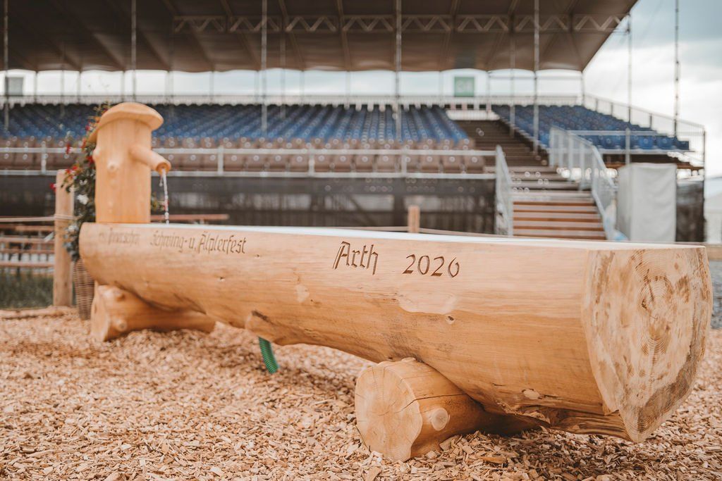 Teiche & Zierbrunnen: Brunnentrog; Tribüne C-D; ISAF 2026 Arth – Neu (gemäss Beschreibung) aus Goldau von med_s5d8 3