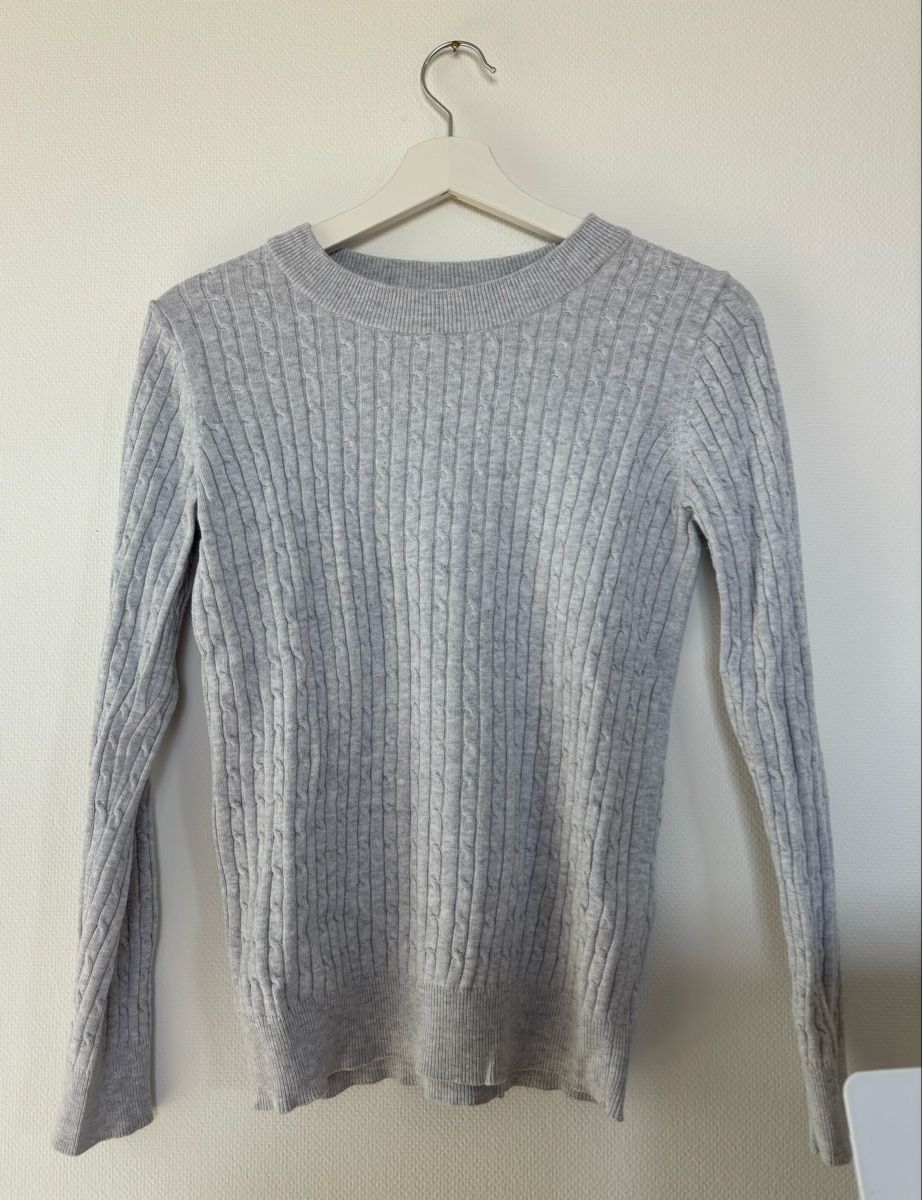 Pullover & Sweatshirts: Pullover von Gina Tricot – Neu (gemäss Beschreibung) aus Müllheim Dorf von Lavwy