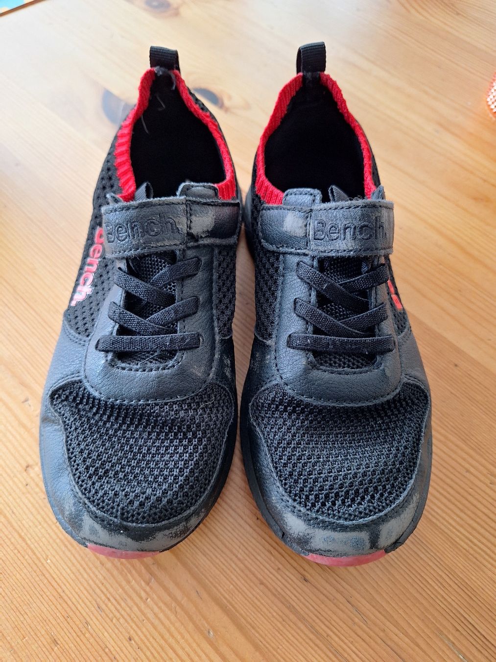 Scarpe per ragazzi: Turnschuhe Grösse 33 – Usato da Aesch BL venduto da ChezToKa 1