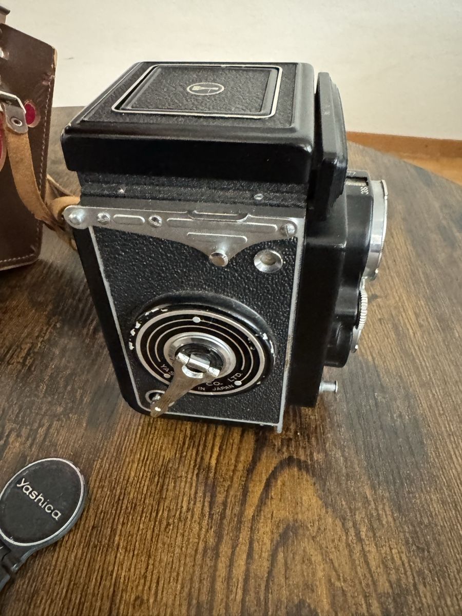 Yashica Fotocamera: Yashica mat kamera – Usato da Zunzgen venduto da milesdavis76 3
