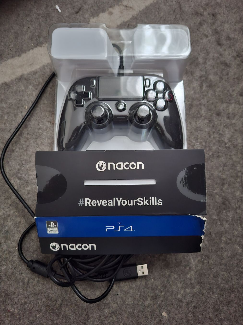 Consoles: Nacon Revolution Pro Controller 2 PS4 schwarz neuwertig – Neuf (Voir description) à Luzern par wvg_lt6m