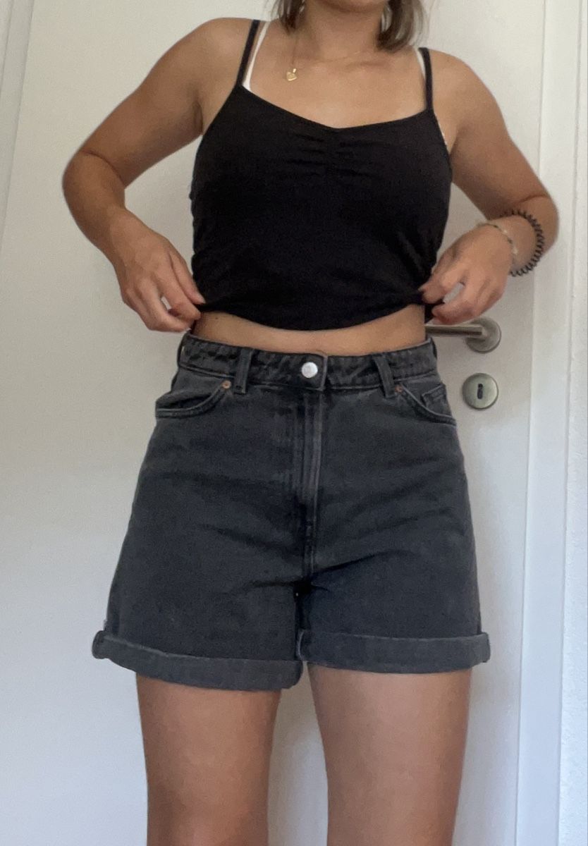 Monki Jeans: Jeans Shorts schwarz – Usato da Wil AG venduto da larwe 4