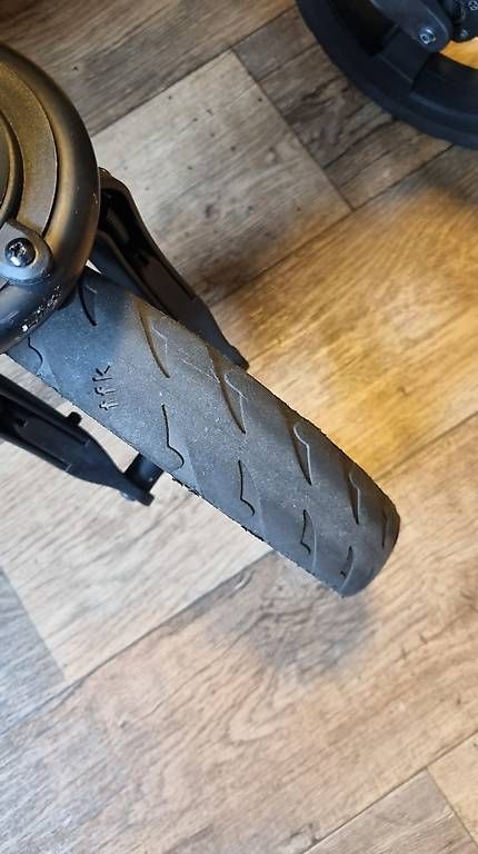 TFK Carrozzine: TFK Zwillingswagen ab Geburt – Usato da Einsiedeln venduto da Fluh05 9