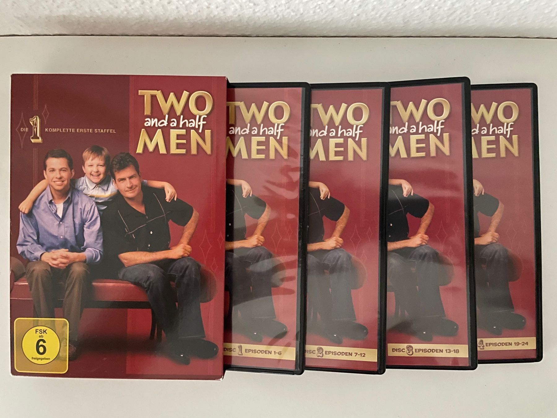 Tutti i DVDs: Two and a Half Men Season 1 – Nuovo (secondo la descrizione) da Riehen venduto da M.S.DVD 6
