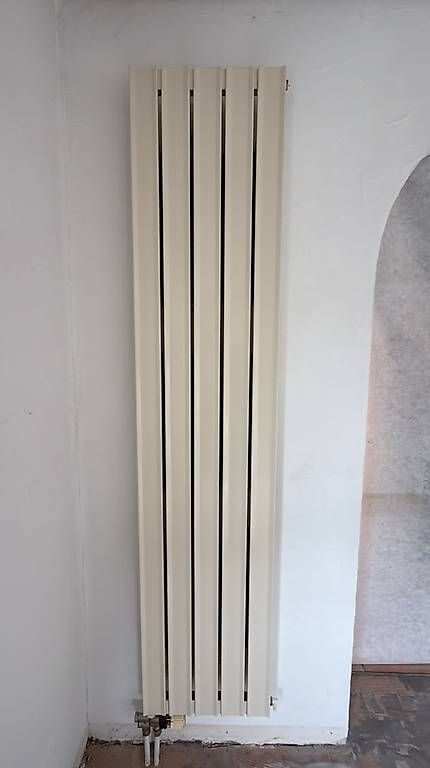 Radiatori: Heizkörper 6 Stk Preis pro Stk – Usato da Itingen venduto da Haefi 3