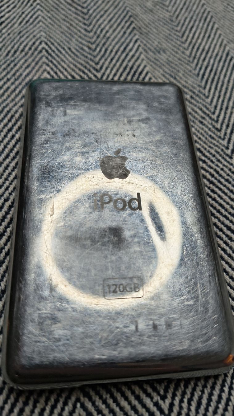 Apple Lecteur media portable: IPod Classic 120GB – D'occasion à Dietikon par Bobbyboa 2