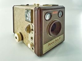 Antiker Fotoapparat Brownie Flash IV
