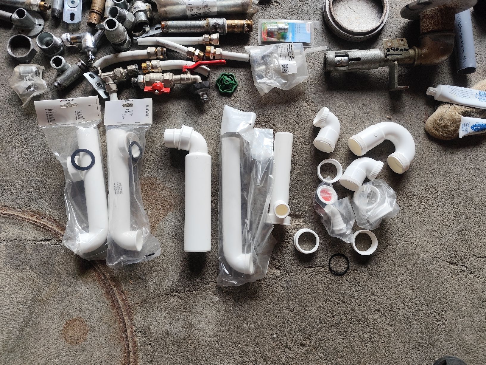 Rubinetteria: LOT Sanitärmaterial  – Usato da Hellbühl venduto da 30R_R30 9
