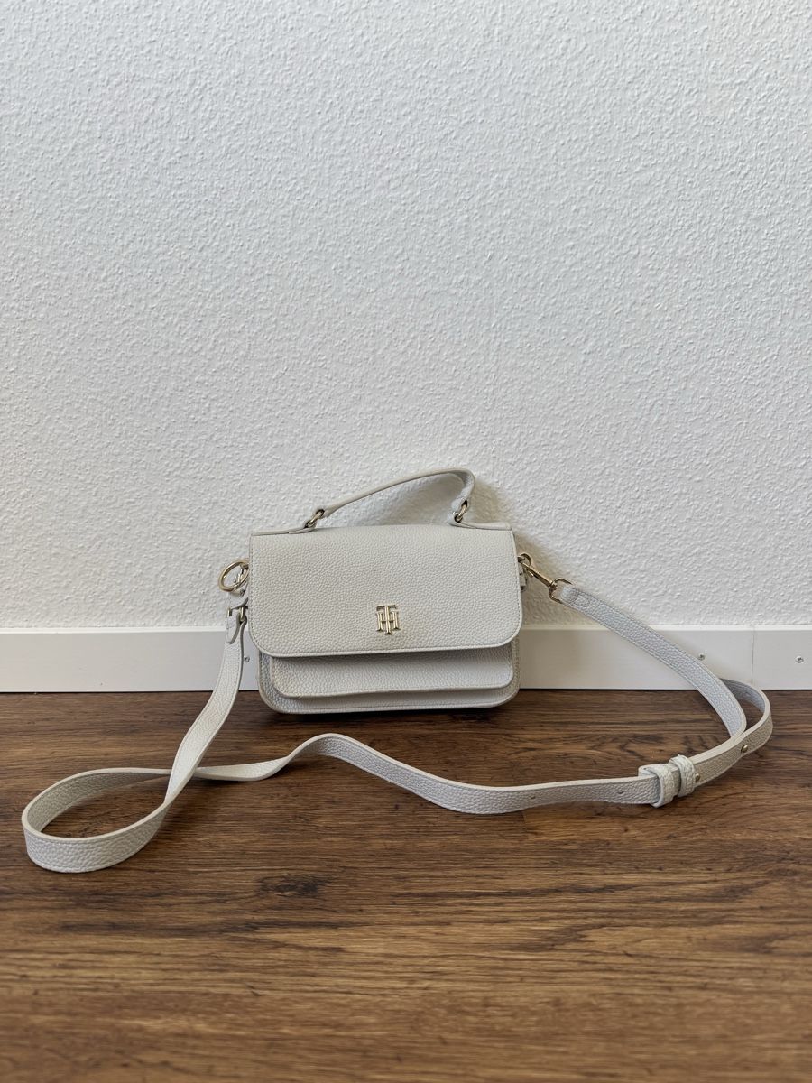 Tommy Hilfiger Borse da donna: Tommy Hilfiger Handtasche 👜 – Usato da Liestal venduto da mobl_