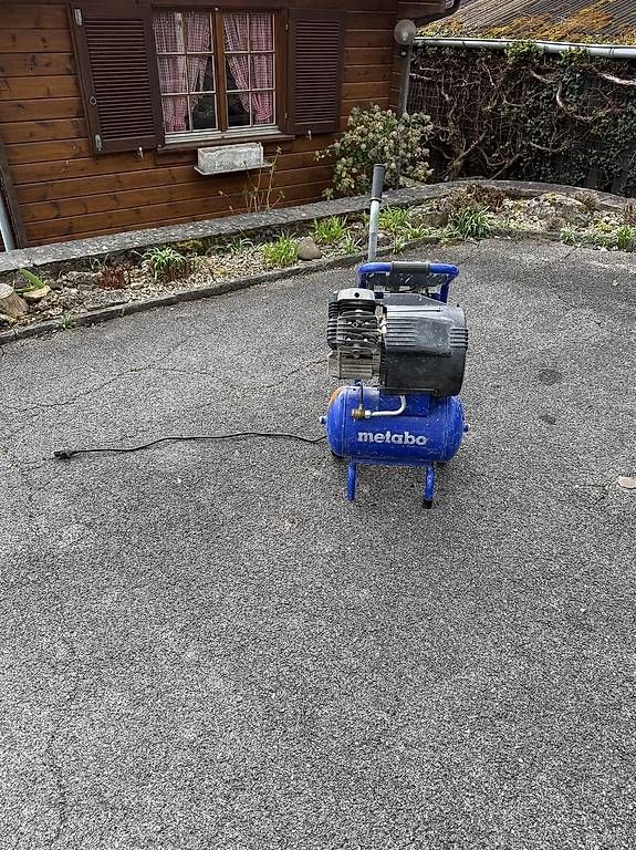 Compressori: Metabo Power 380 Kompressor – Usato da Zwingen venduto da nen_fb9g
