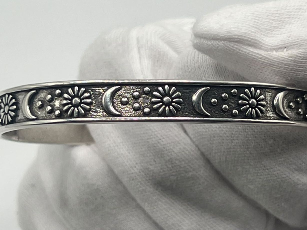 Bracciali & Braccialetti: Bracelet Jonc Ouvert en Argent 925 – Usato da Praz (Vully) venduto da VVSWISS 2