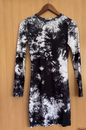 Robe moulante Tie-Dye à manches longues