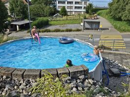 Aufstellpool rund mit Leiter und Filter, guter Zustand
