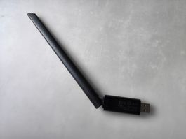 UGREEN AX900 Wi-Fi 6 USB Adapter (WLAN Stick)