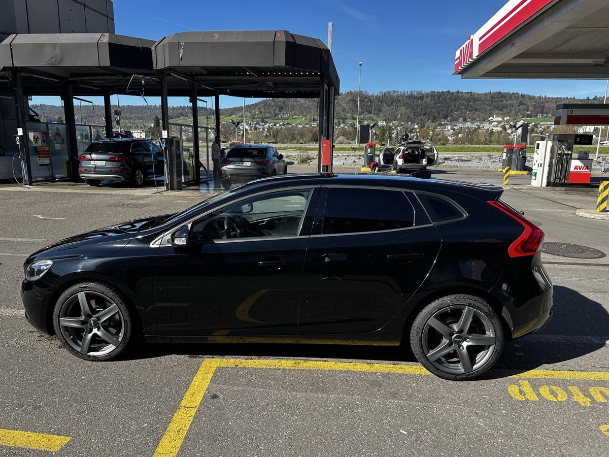 Volvo Automobili: Volvo V40 D3 – Usato da Zürich venduto da Edi22 4