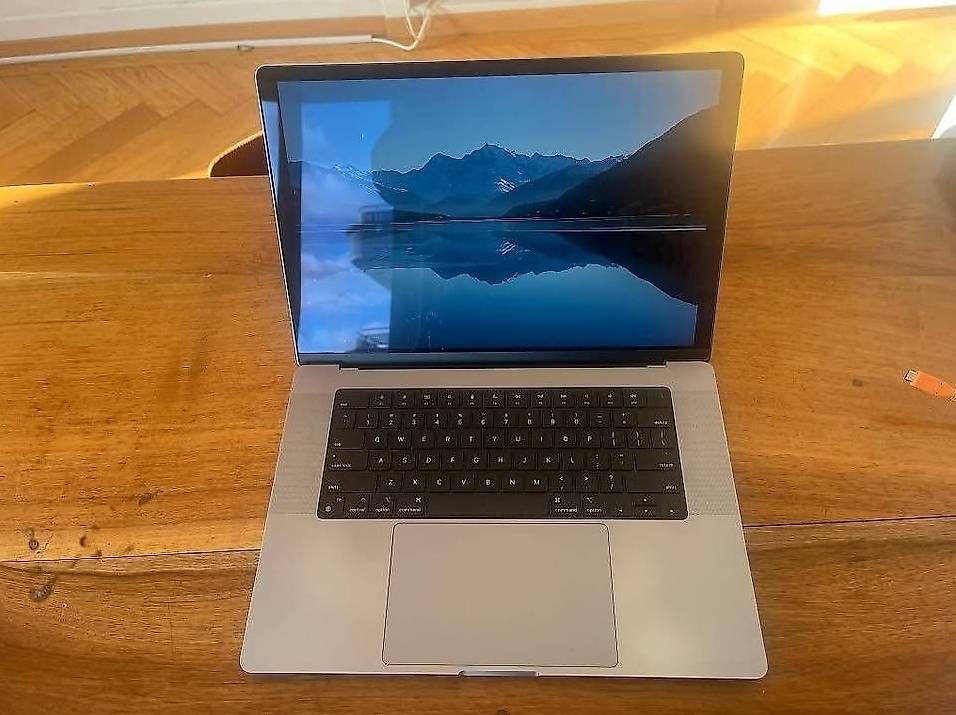 Apple Portables: Macbook M1Pro 16'' Clavier US – D'occasion à Genève par n_is