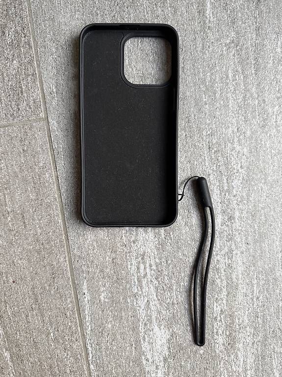 Coques & Protection écran: Zubehör für iPhone 15Pro Max – D'occasion à Basel par sandrapbsda 3