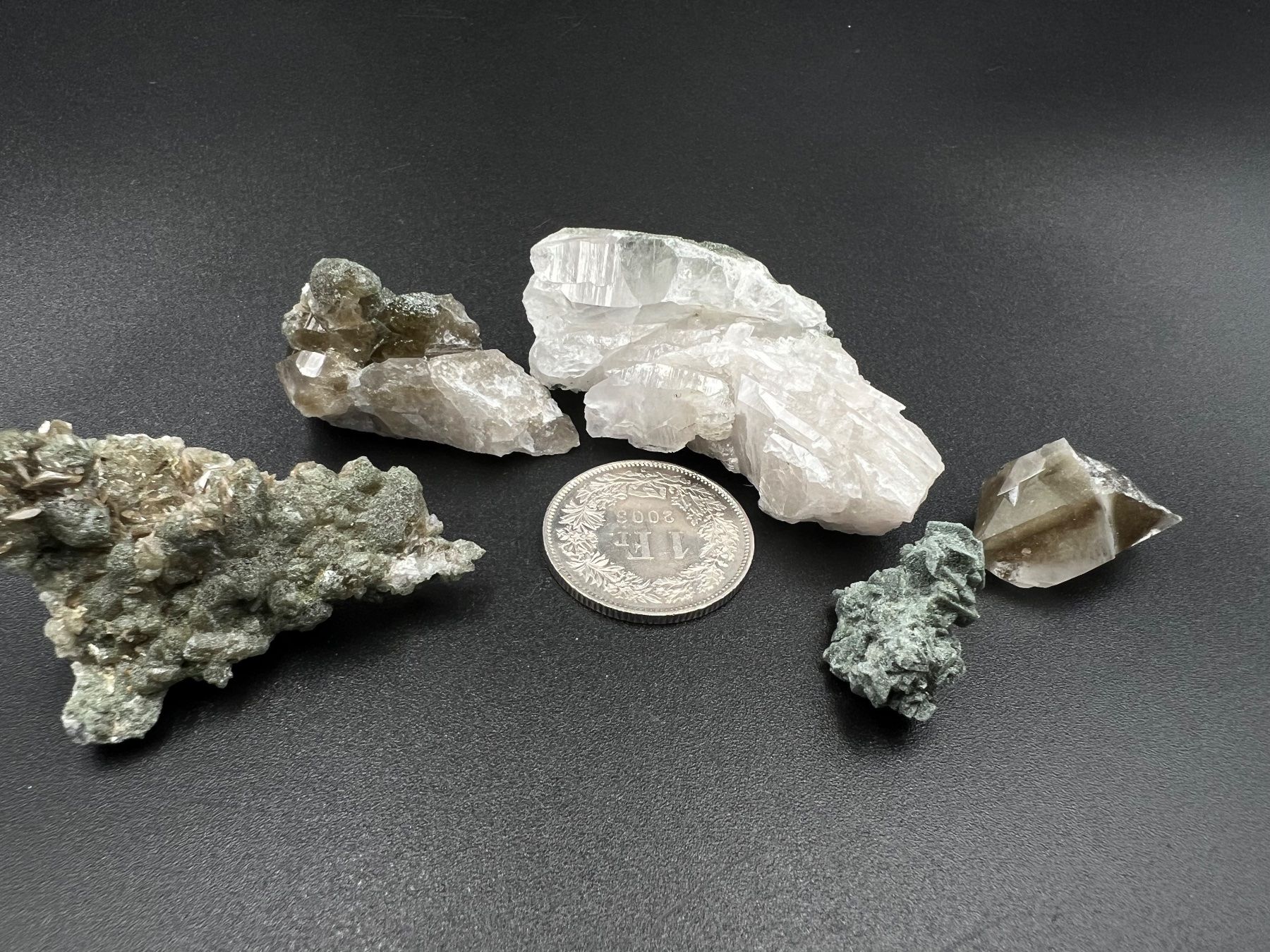 Minéraux & Lithothérapie: Lot à 5 Stk. Phantomquarz, Adular, Titanit, – Neuf (Voir description) à Holderbank SO par swiss-minerals