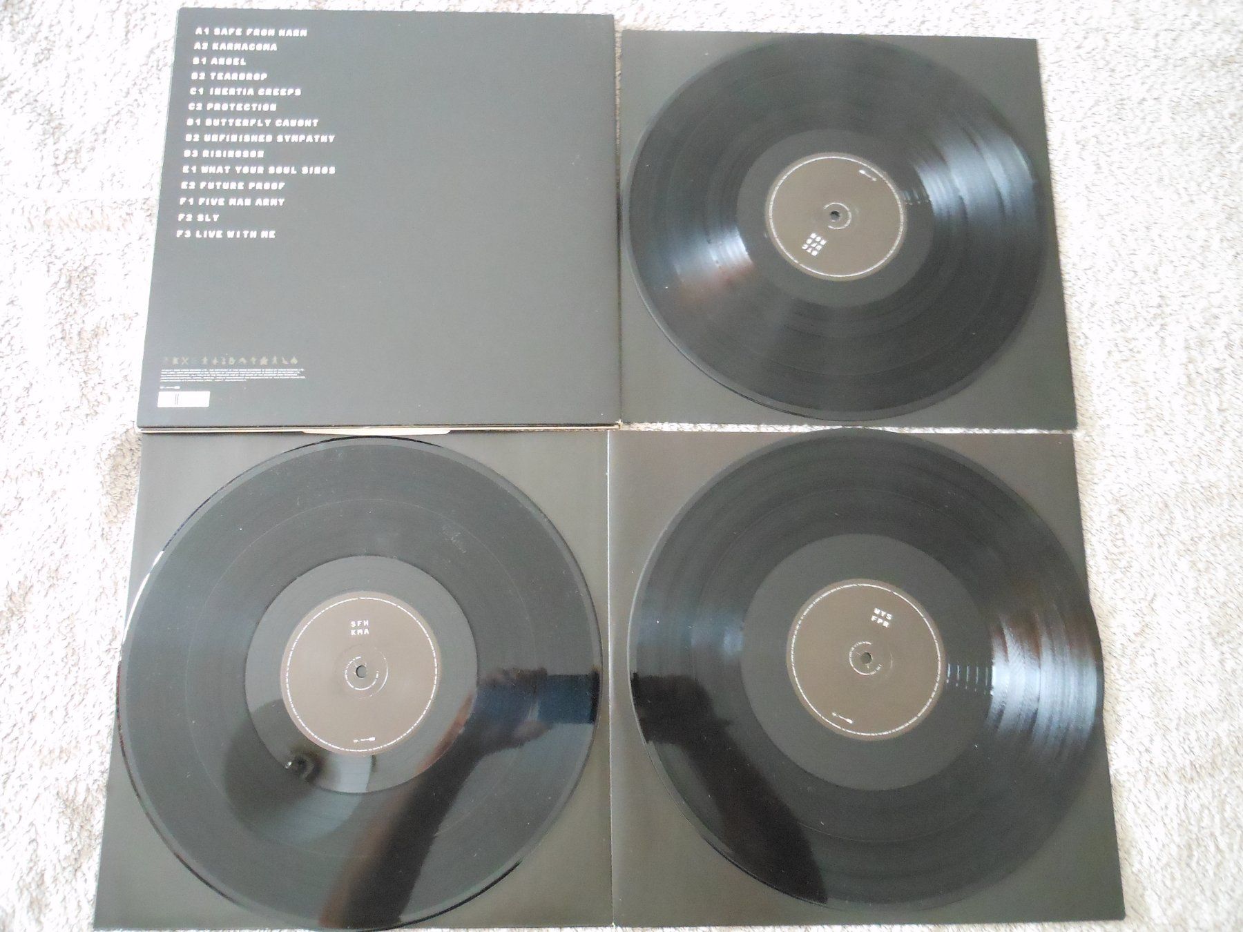 Vinyles: Massive Attack – Collected – D'occasion à Liebefeld par type013 1