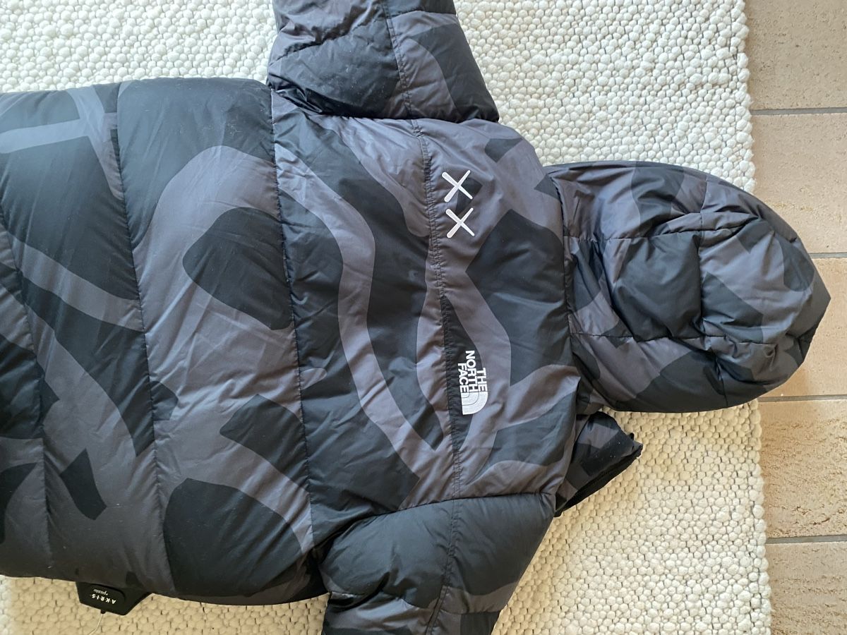 North Face Giacche: The North Face x Kaws Himalayan Parka, Größe M – Nuovo (secondo la descrizione) da Orselina venduto da stefaniamenz 2