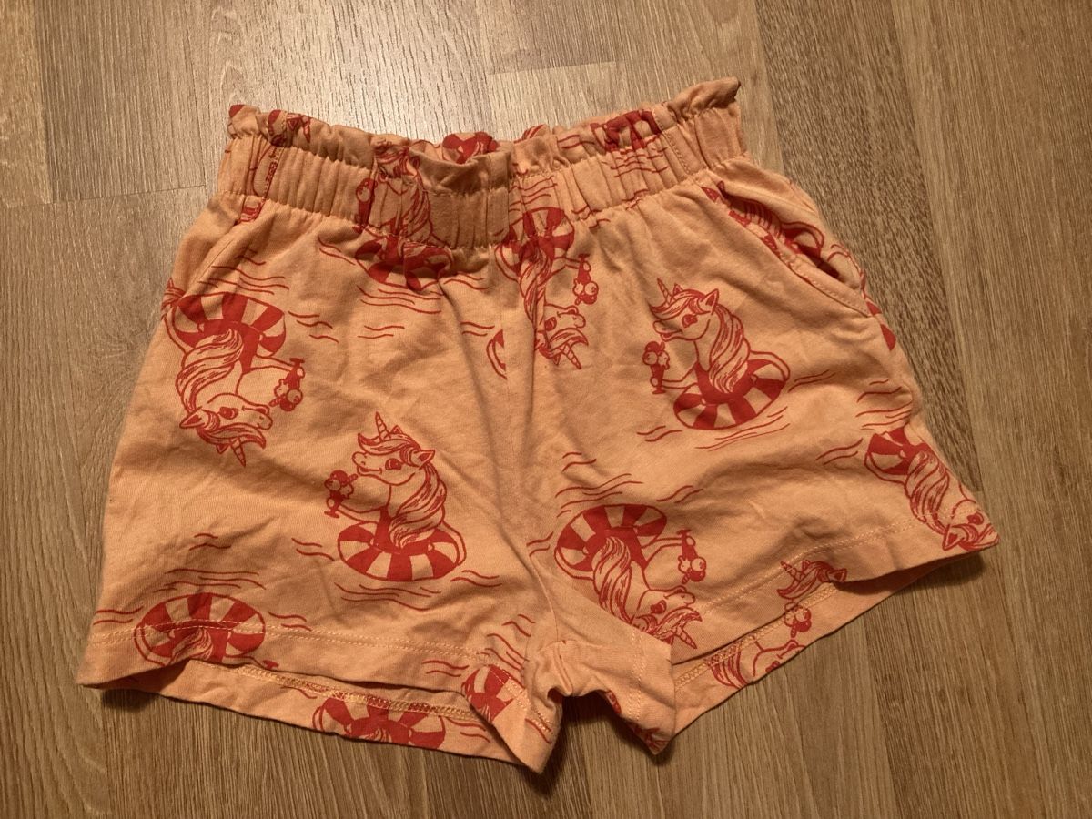 Pantalons: Mädchen Shorts Gr. 116 – D'occasion à Emmenbrücke par JJ_89
