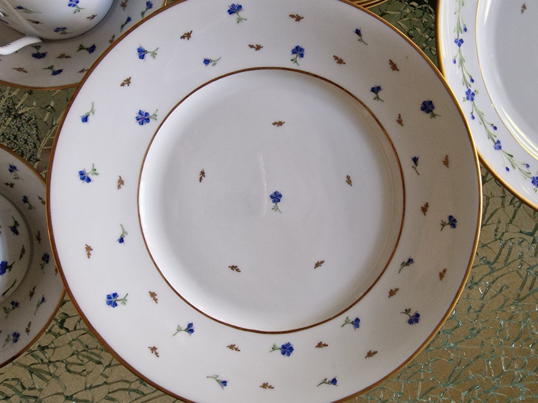 Set di piatti: Service de Table dessin Nyons 18ème – Usato da Cheseaux-sur-Lausanne venduto da D.A.O. 3