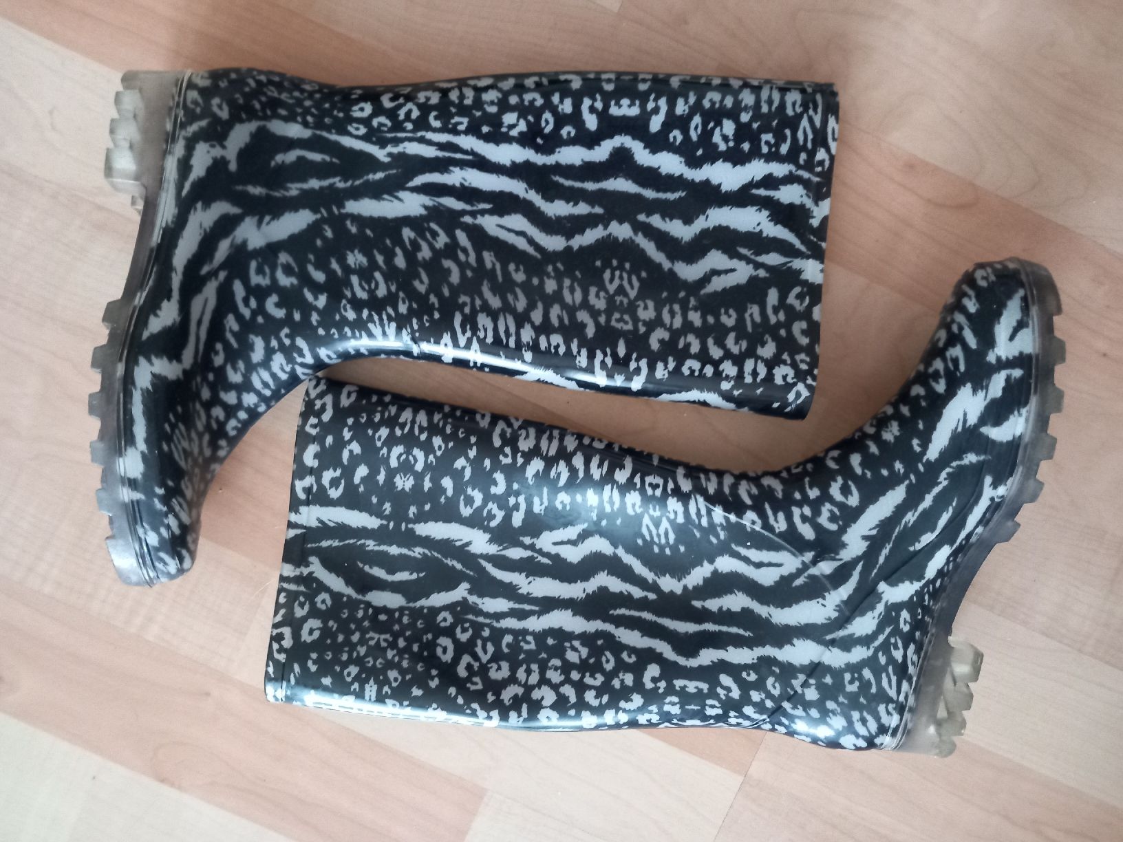 Damenschuhe: Gummistiefel Gr. 37 wie neu – Gebraucht aus Wanzwil von lonelybeachhouse 2