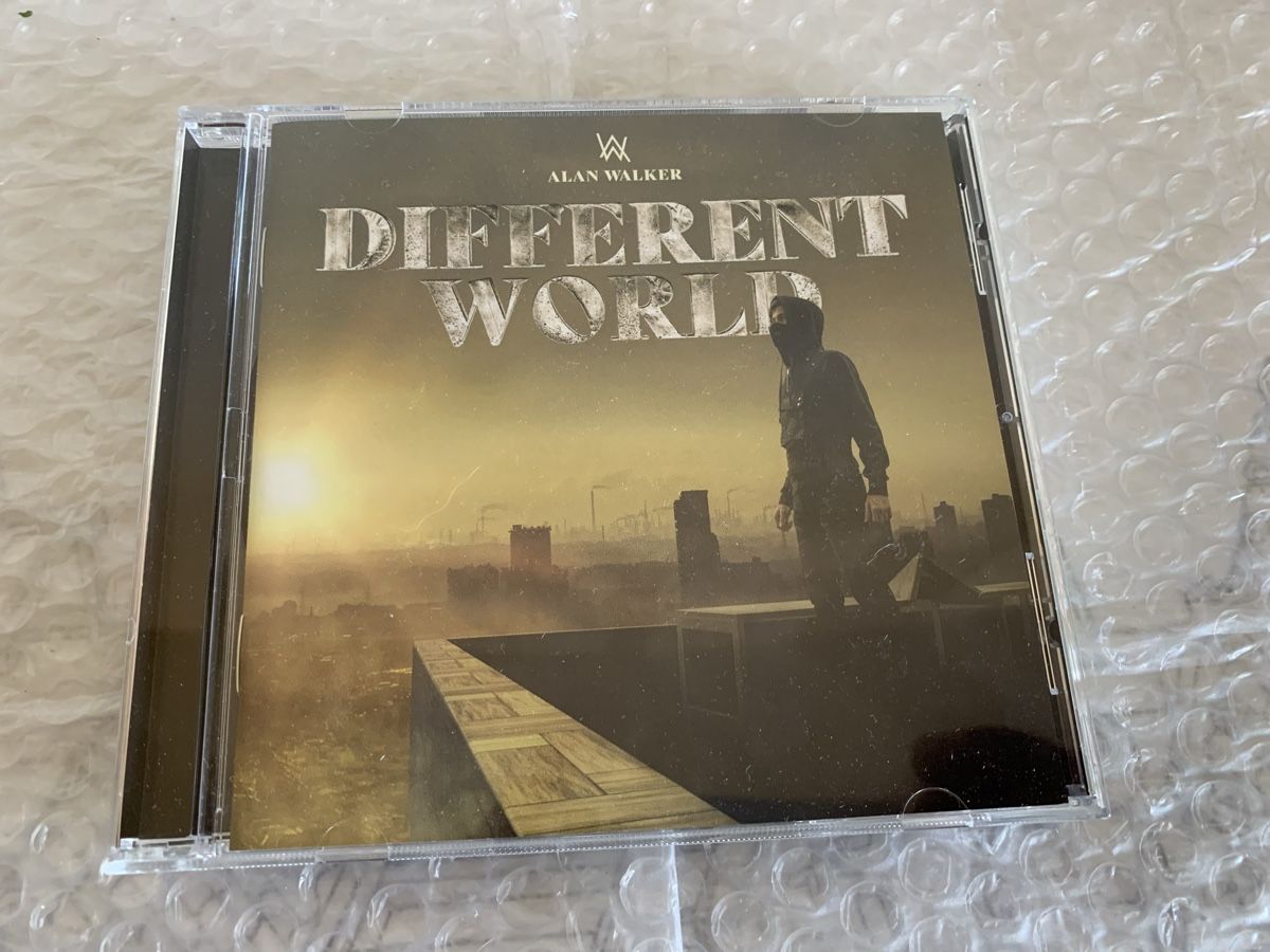 CD: Alan Walker - Different World CD – Usato da Thun venduto da mar_6vkg