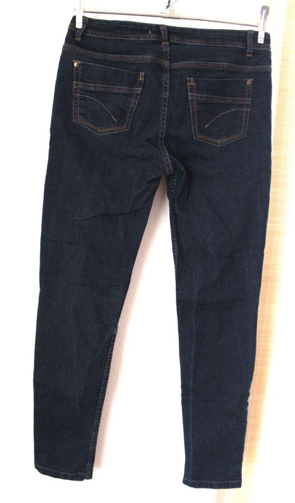 Jeans: Neuwertige Jeans, Gr.36 . – D'occasion à Locarno par madame-tus-sauds 1