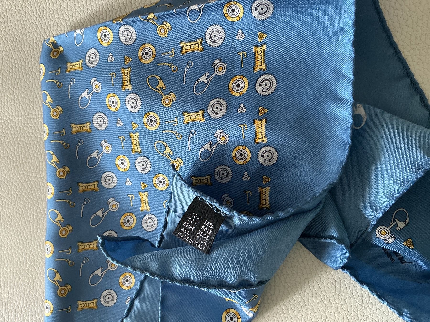 Chopard Foulards & écharpes: Chopard Seidentuch blau gemustert gebraucht – D'occasion à Wettingen par Andres54 1