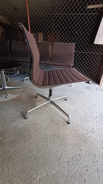 Vitra Sedie: Vitra EA 108 Sedia da ufficio von Eames, Marrone Hopsak – Usato da Bellinzona venduto da dis_p9p8 1