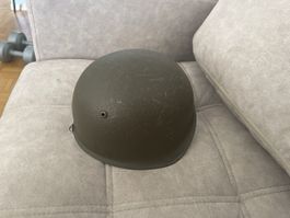 Militärhelm olivgrün gebraucht mit Lederroemen Grösse 57-58