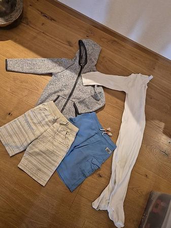 Kinderkleider Grösse 98