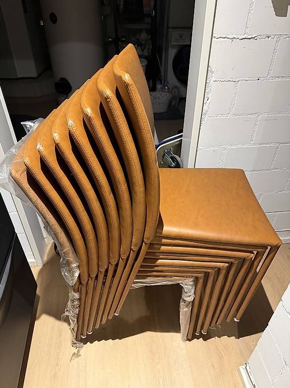 Chaises: Kunstlederstühle – D'occasion à Mettmenstetten par branimir81 2