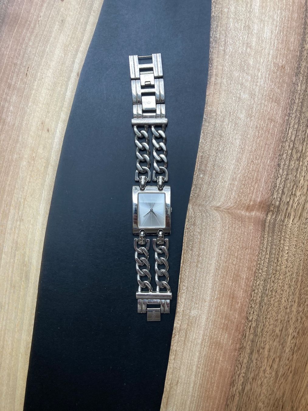 Guess Montres: Guess Damenuhr – D'occasion à Grellingen par fablo_design
