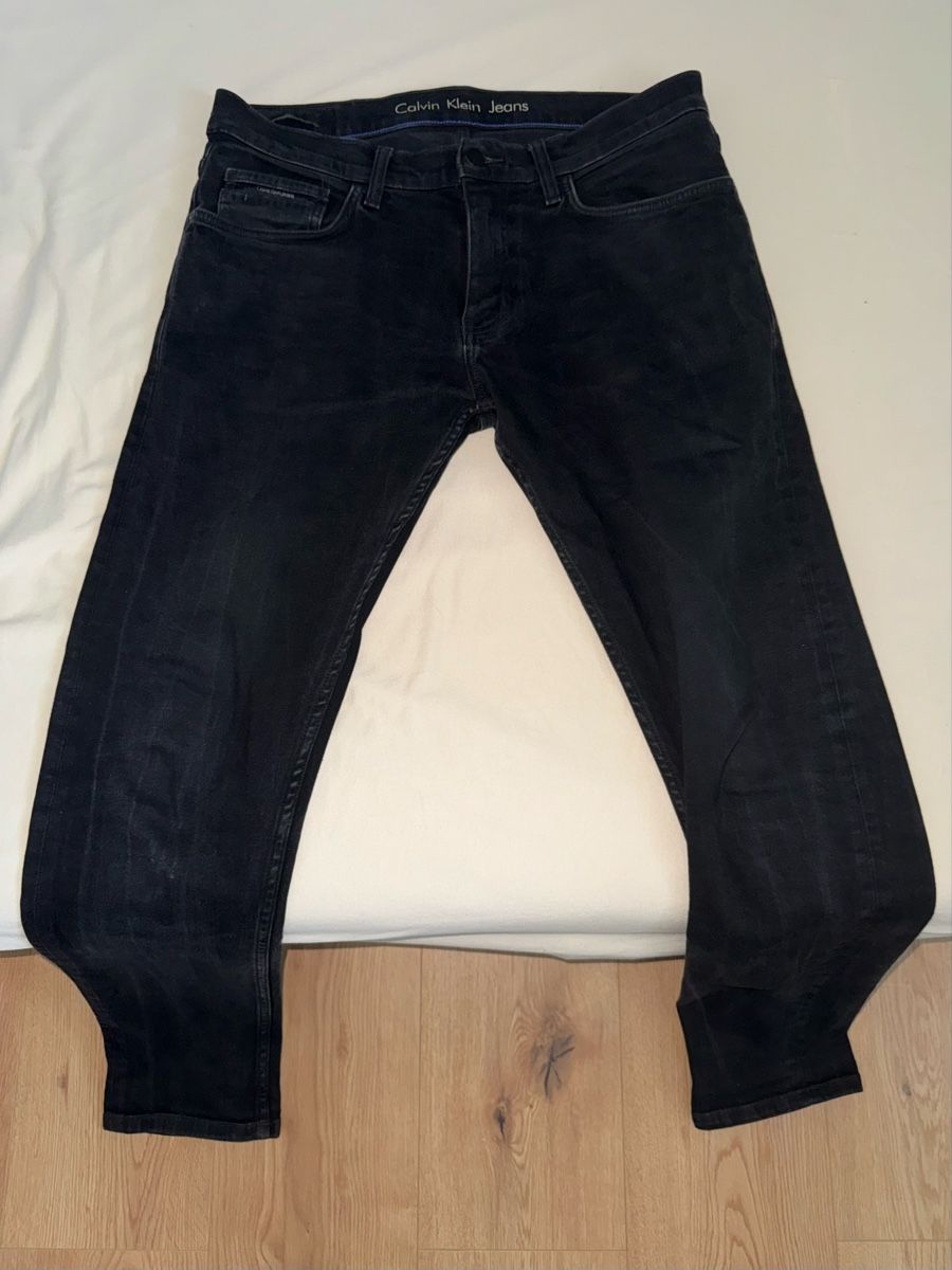 Calvin Klein Jeans: Jeans Calvin Klein noir 32/32 – Nuovo (secondo la descrizione) da Villaz-St-Pierre venduto da dav_w66n