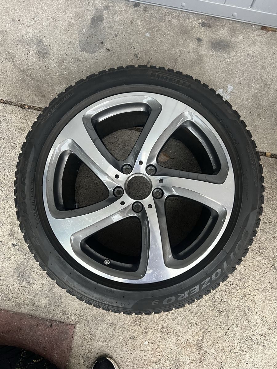 Mercedes-Benz Pneumatici & Ruote complete: Mercedes E-Klasse W213 Winterräder – Usato da Jona venduto da Tupi2 1