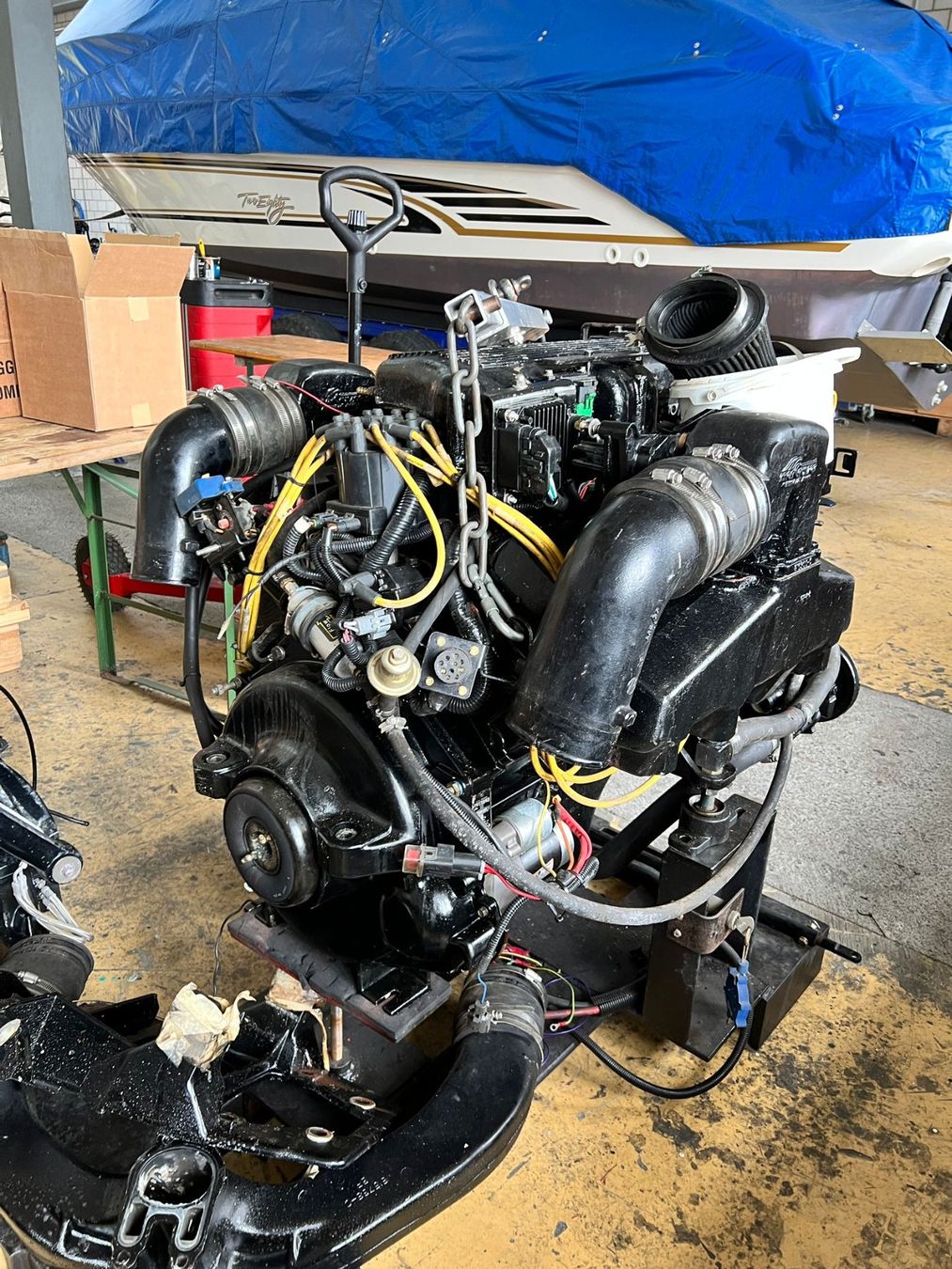Mercury Moteurs: MERCRUISER BIG BLOCK 8,2 EFI RACING EINSPRITZUNG – D'occasion à Avenches par BOOTTRANSPORTE 1