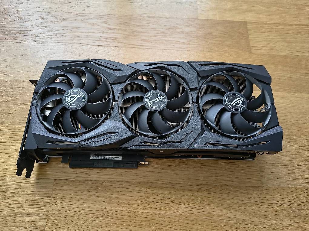 Asus Schede grafiche: ASUS GeForce RTX 2070S ROG Strix A8G Gaming – Usato da Wil SG venduto da and_lz2f