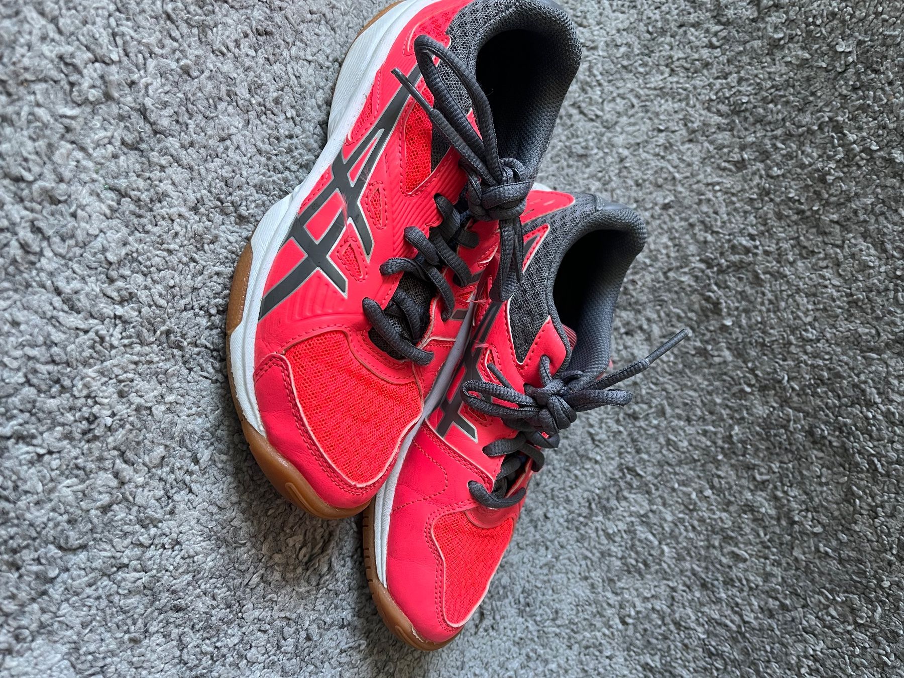 Asics Scarpe per ragazze: Asics Hallenschuhe Grösse 33.5 – Usato da Subingen venduto da chaenunr1 2