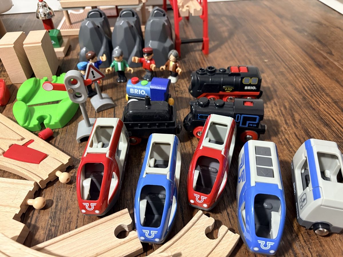 Brio Jouets: Grosses BRIO Eisenbahn Lot – D'occasion à Werdenberg par tradeSG 2