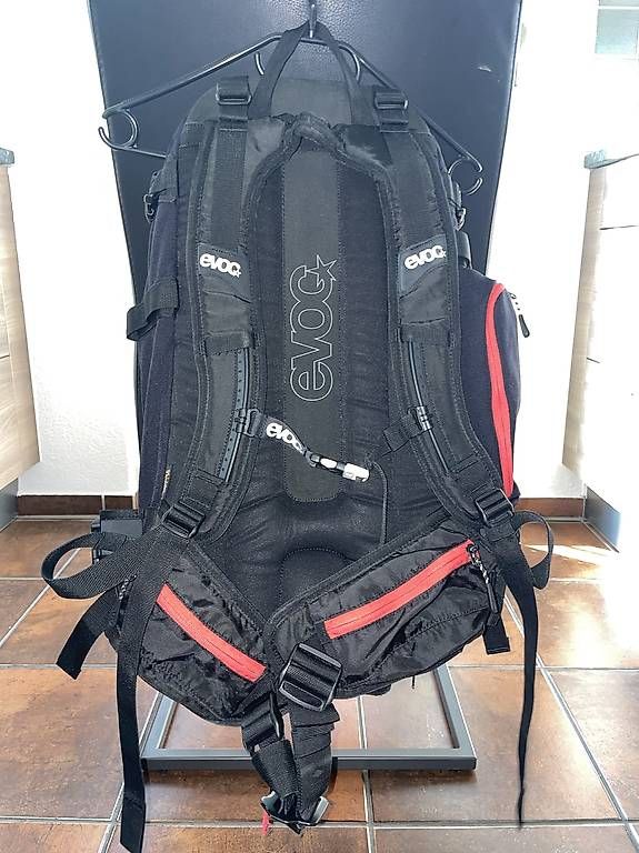 Zaini: EVOC Trail Builder 30 Neuwertig  – Usato da Selzach venduto da King_Kong2403 1