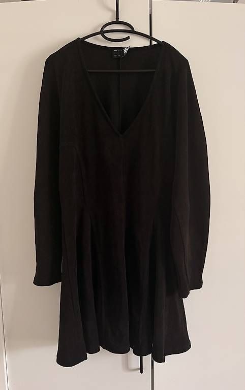 Kleider: ASOS, Minikleid schwarz, Gr. 46 – Gebraucht aus Zollikofen von lili.j 1