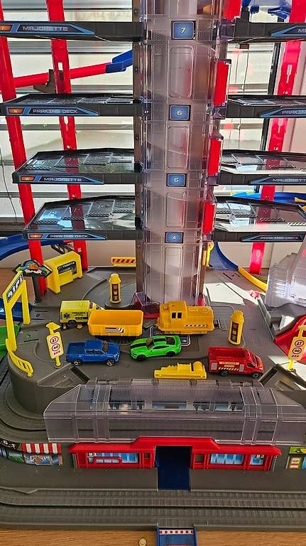 Majorette Giocattoli: Majorette Super City Garage – Usato da Ittigen venduto da AnZakh 1