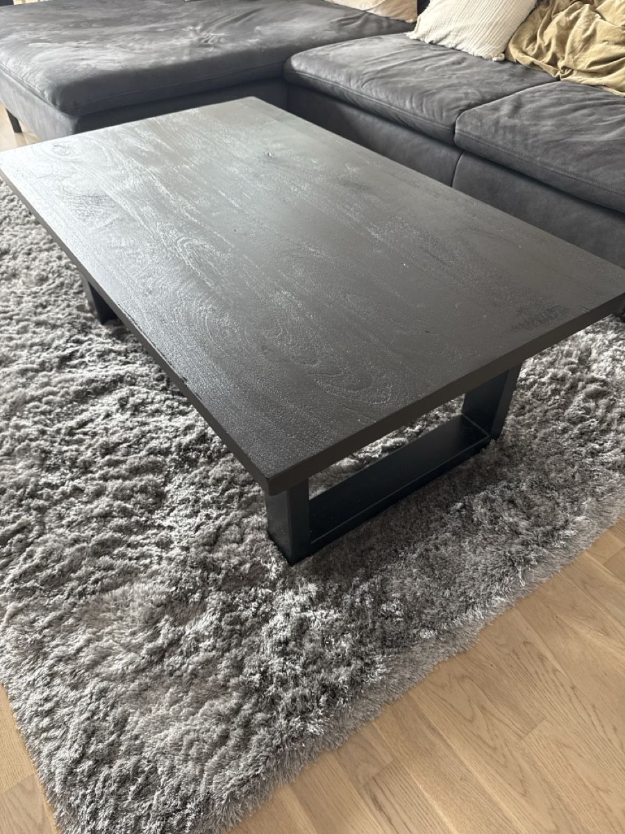 Tables: Mangoholz Couch-Tisch – D'occasion à Wiesendangen par FPV-Racer 2