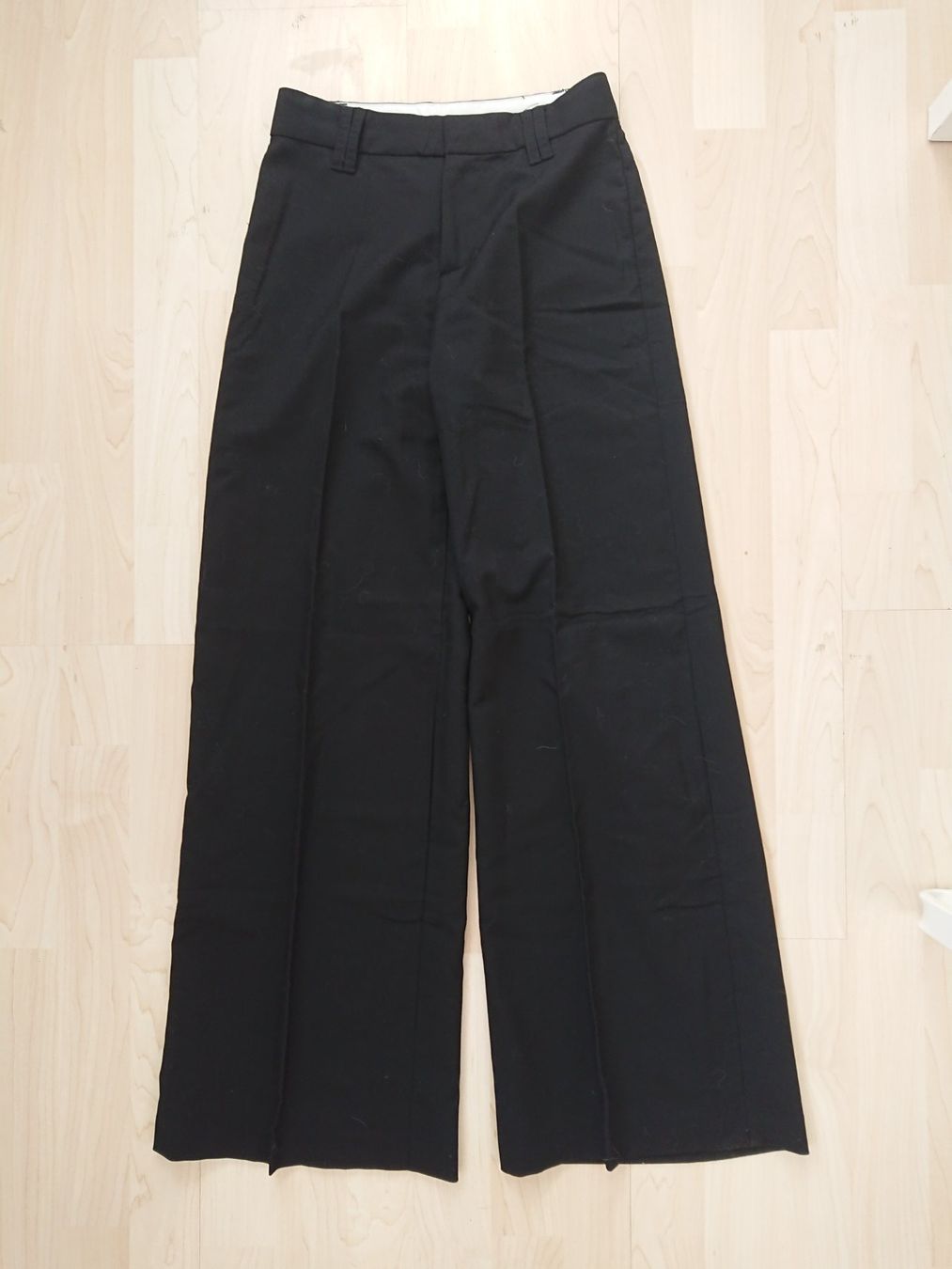 H&M Hosen: Damen Hose H&M Divided Gr. 32 – Gebraucht aus Hallau von CHACLA